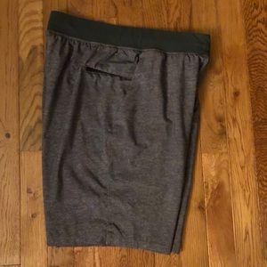 Lululemon men’s surge short
